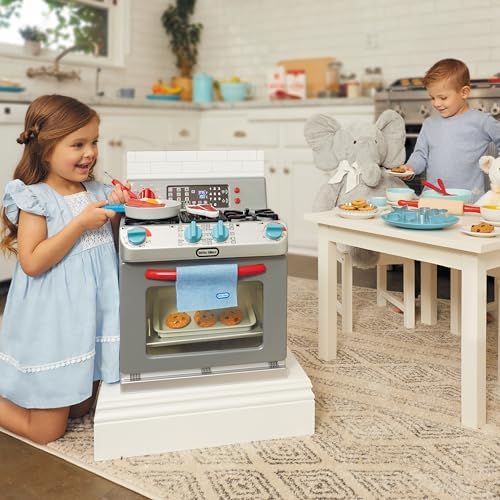 Little Tikes First Oven Realistic Pretend Play Appliance for Kids, Play Kitchen with 11 Accessories and Realistic Cooking Sounds