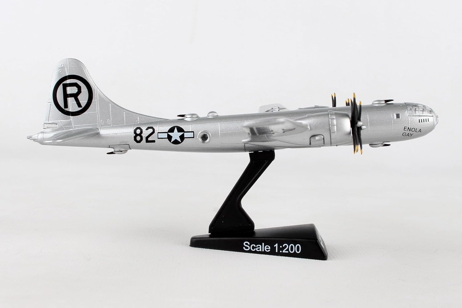 Daron Worldwide Trading B-29 Superfortress Enola Gay Vehicle (1:200 Scale), White