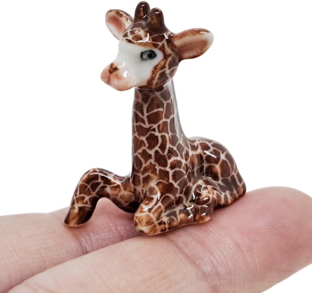 WitnyStore Tiny 2¾" Brown Standing Look Right Giraffe Figurine - Miniature Hand Made Ceramic Giraffes Tropical Savanna Africa Wild Life Cute Animals Porcelain Decorative Collectible Figure Décor Gifts