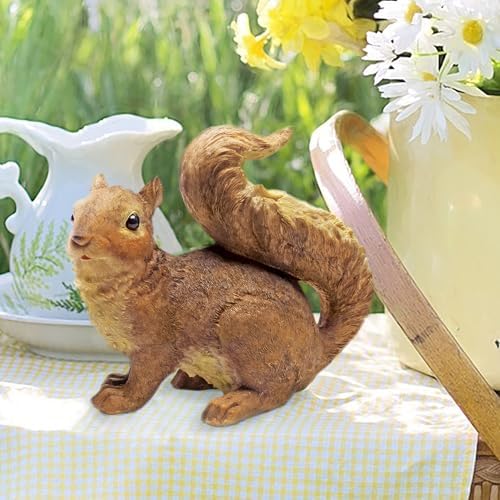 Design Toscano Woodland Squirrel Statue: Chomper