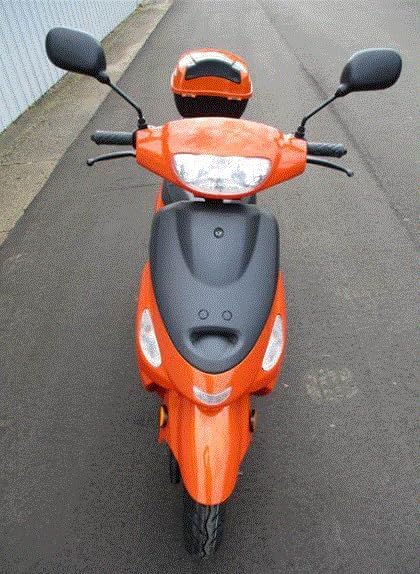 TAO 49cc / 50cc street legal fully automatic scooter moped with a Matching trunk - Choose your color