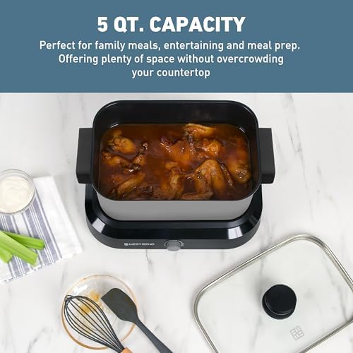 West Bend Versatility Slow Cooker Large Capacity Non-stick Cooking Vessel & Variable Temperature Heating Base Includes Travel Lid and Storage Bag