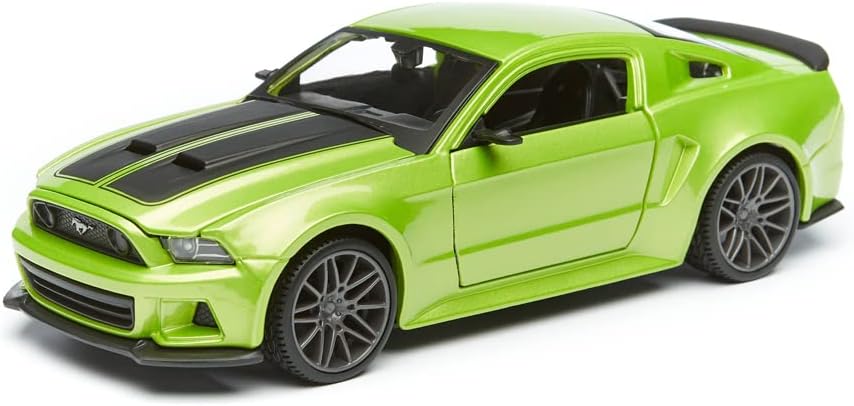 Maisto 1:24 Scale 2014 Ford Mustang Street Racer Diecast Vehicle (Colors May Vary)