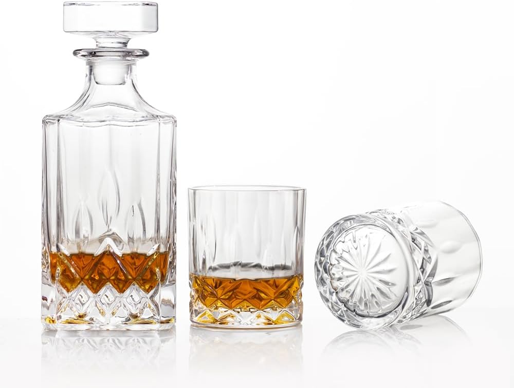 Square 25oz Whiskey Decanter with Glass Stopper