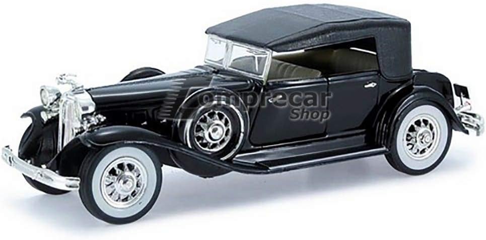 1932 Chrysler Lebaron Black 1/32 Diecast Car Model by Signature Models