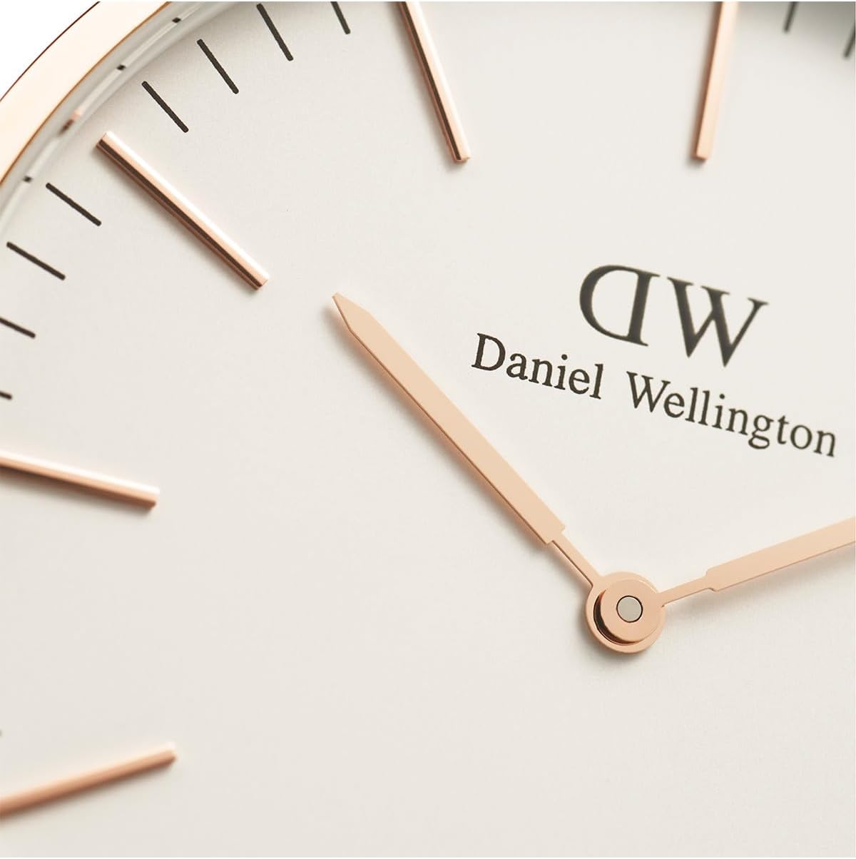Daniel Wellington Classic Men’s Watch - 36mm - 40mm Case, Japanese Quartz Movement, Leather Strap, Water Resistant, Analog Watch for Men - Sheffield