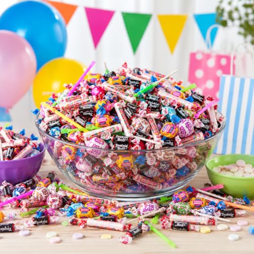 Fun Express Bulk Candy Variety Pack, 9 lb, 1000 Pcs | Individually Wrapped, Assorted Candy Mix, For 4th of July, Halloween, Piñata Filler