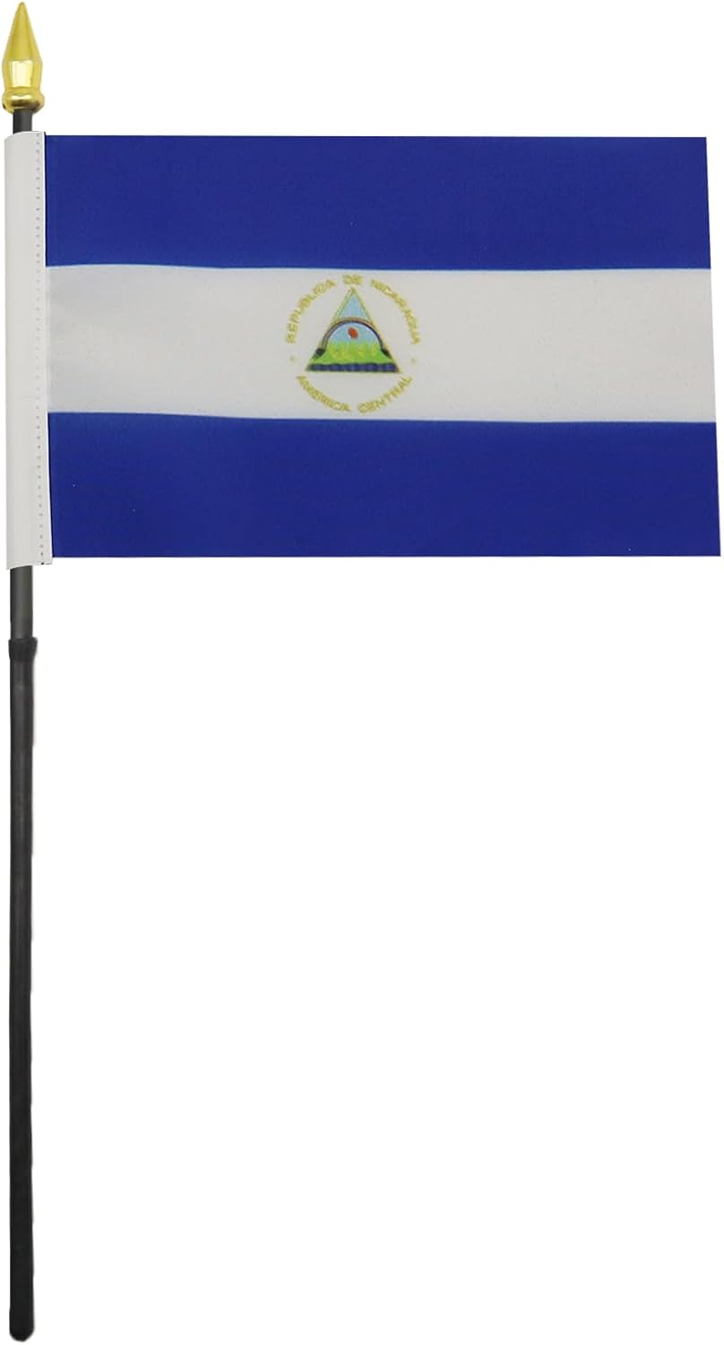 AZ FLAG Nicaragua Table Flag 4x6 in 100D Polyester Plastic Base | Indoor use Nicaraguan 15x10 cm desk flag stitched finish with reinforced edges with plastic pole and gold finial