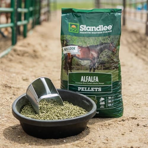 Standlee Premium Alfalfa Pellets for Horses, 40 lbs