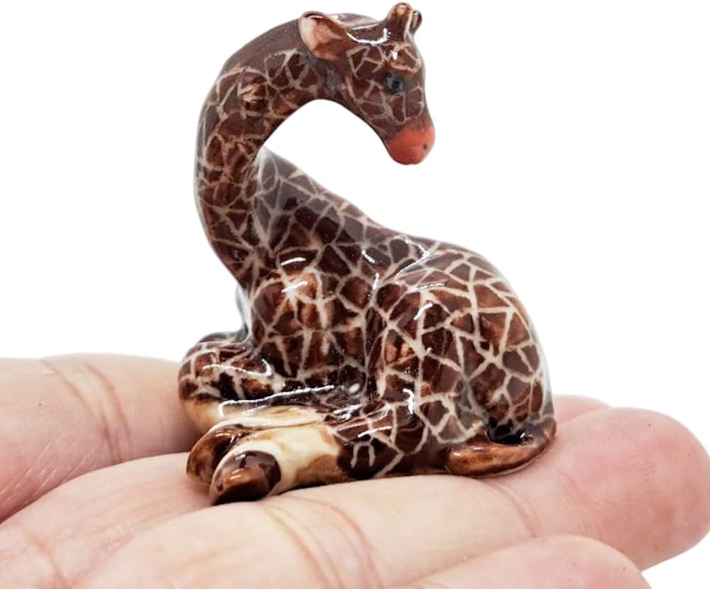 WitnyStore Tiny 2¾" Brown Standing Look Right Giraffe Figurine - Miniature Hand Made Ceramic Giraffes Tropical Savanna Africa Wild Life Cute Animals Porcelain Decorative Collectible Figure Décor Gifts
