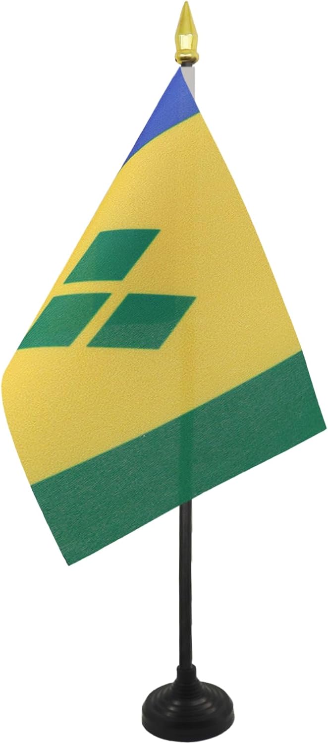 AZ FLAG Nicaragua Table Flag 4x6 in 100D Polyester Plastic Base | Indoor use Nicaraguan 15x10 cm desk flag stitched finish with reinforced edges with plastic pole and gold finial