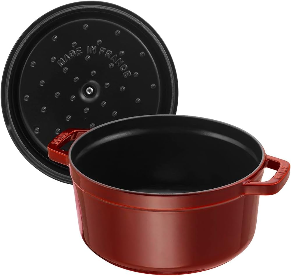 Staub Round Cocotte - 5.5Qt - Grenadine