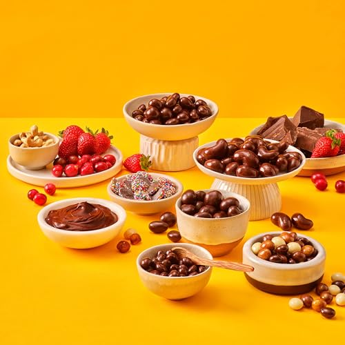 Yupik Milk Chocolate Covered Almonds, 2.2 lb (35.2 oz), Kosher, Whole Nuts, Almonds Dipped in Fine Milk Chocolate, Crunchy & Smooth, Chocolate Candy, Classic Sweet Snacks