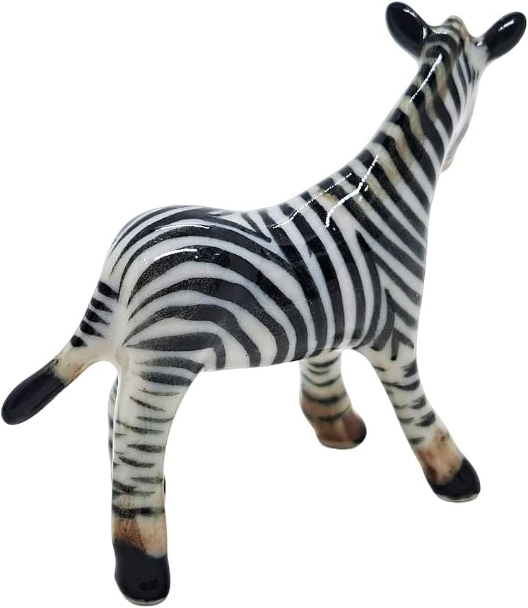 WitnyStore Tiny 2¾" Brown Standing Look Right Giraffe Figurine - Miniature Hand Made Ceramic Giraffes Tropical Savanna Africa Wild Life Cute Animals Porcelain Decorative Collectible Figure Décor Gifts