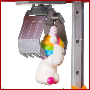 winning a prize with the Bundaloo claw machine