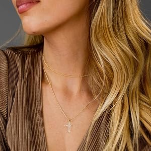 Cross Pendant Necklace Simple Cute Necklaces for Women Gold Jewelry for Women