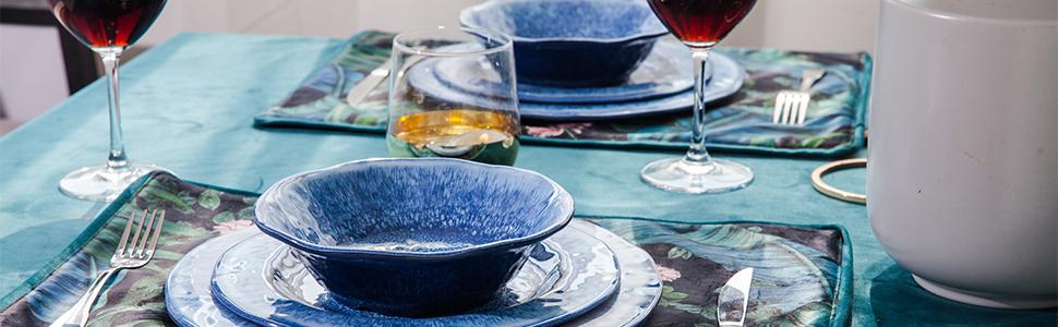 Plastic Dinnerware Set