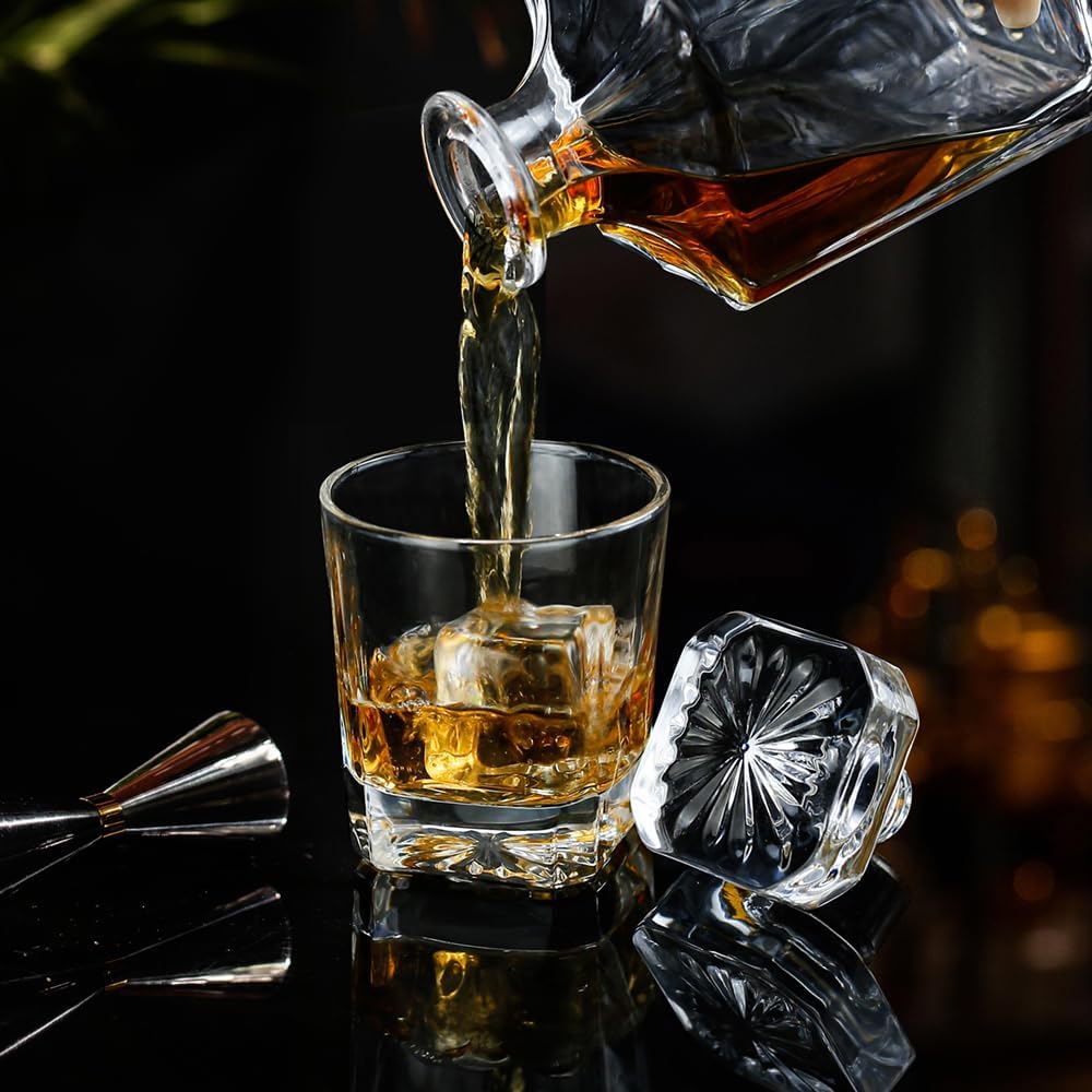 Square 25oz Whiskey Decanter with Glass Stopper