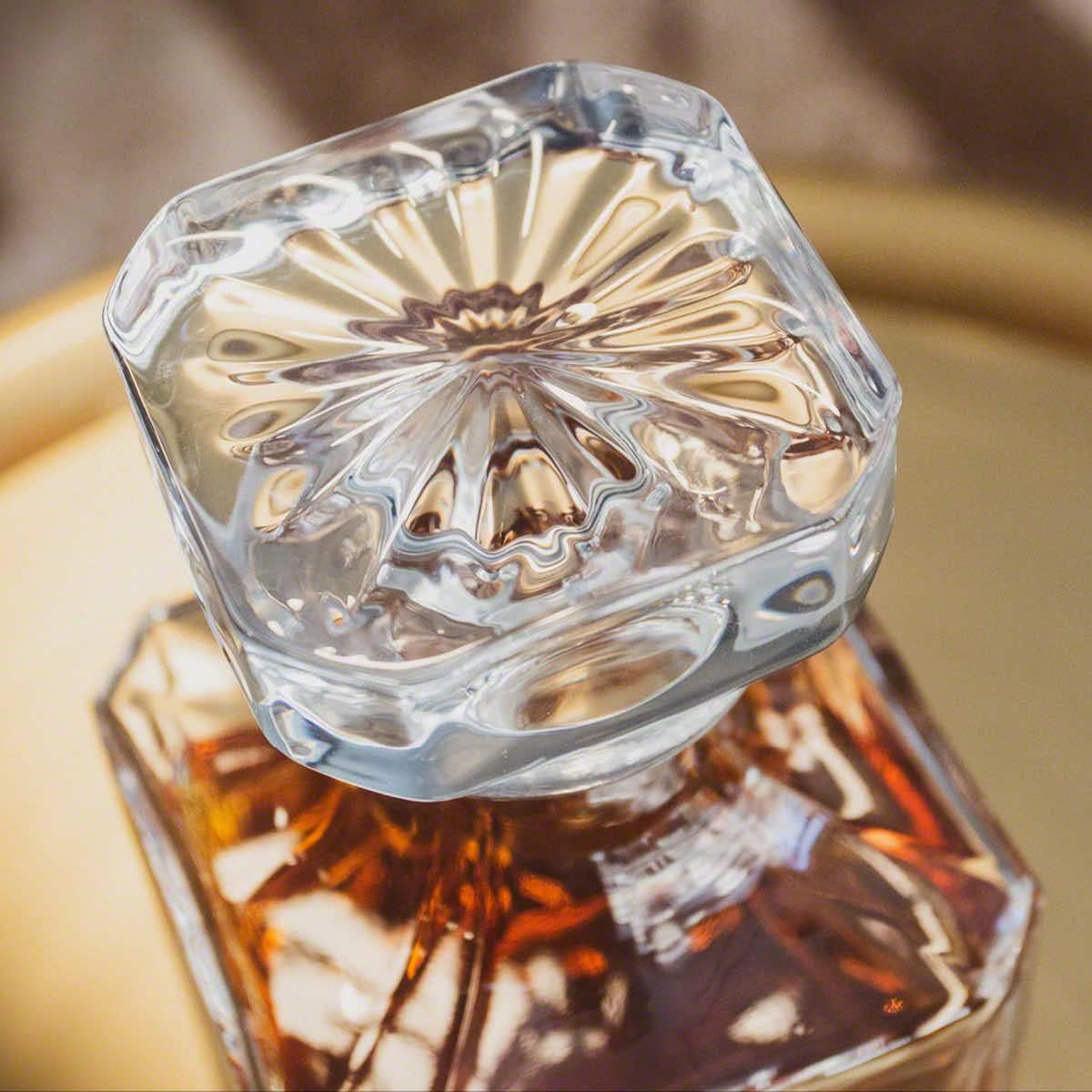 Personalized Whiskey Decanter - Luxury Bourbon & Scotch Decanter for Liquor