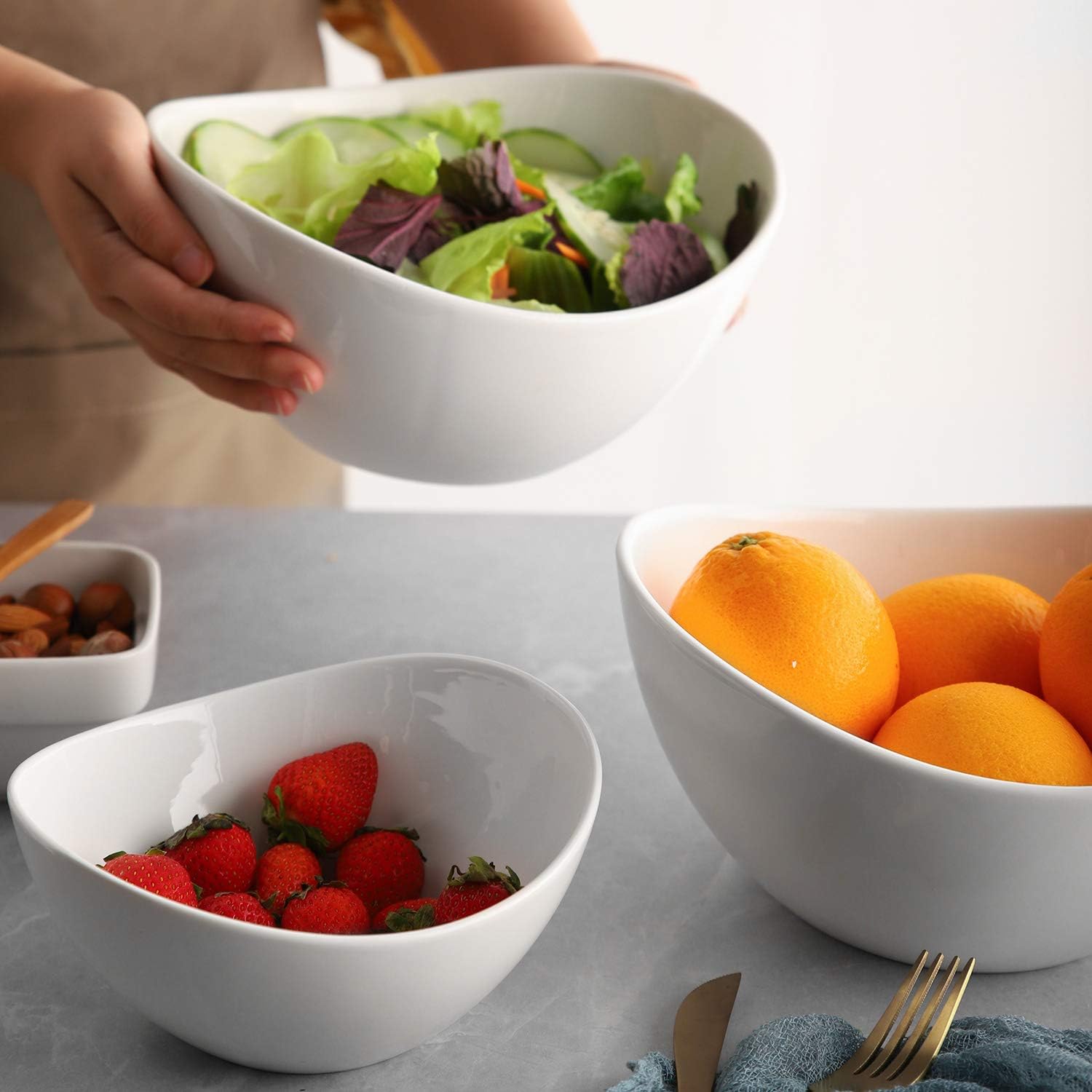 Samsle 19 Ounces Ceramic Serving Bowls, Sturdy Porcelain White Oval Salad Bowls, Stackable Food Server Fruit Display Dishes for Party Dinner