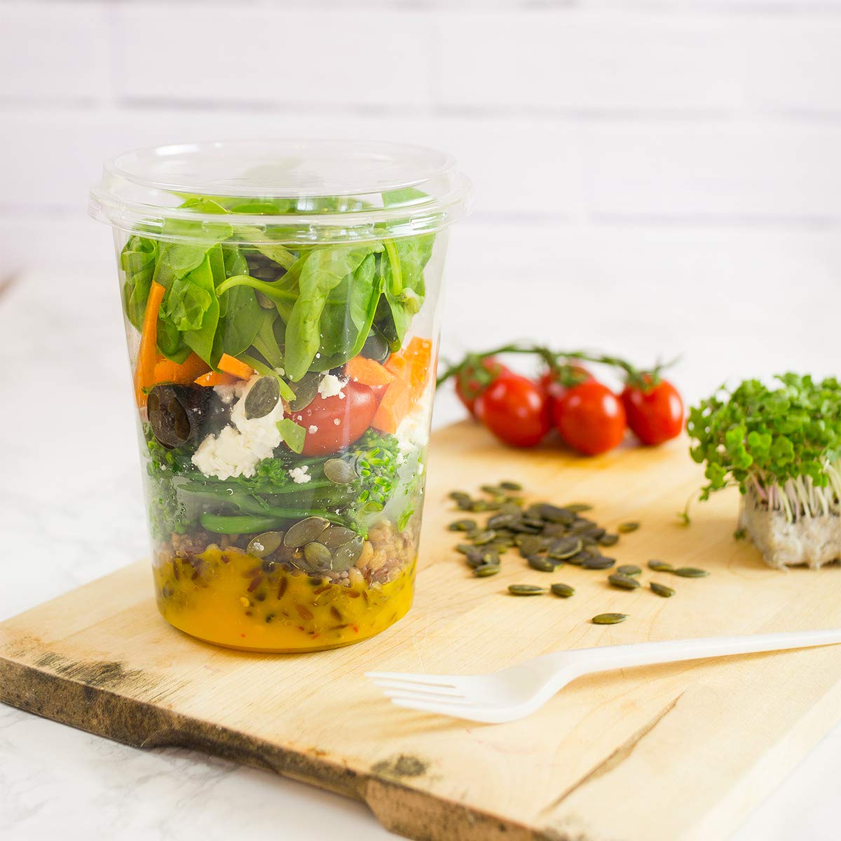 Vegware Compostable 32oz Clear Round Deli Containers, Case of 500, PLA Plastic Meal Prep, Made from PLA, A Renewable Material Made from Plants