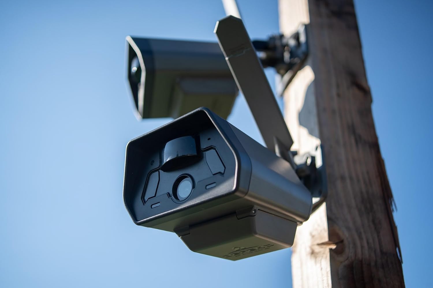 TACTACAM Defend Cellular Security Camera - Wireless Motion Detection - Includes SD Card & Microfiber Cloth for Enhanced Surveillance