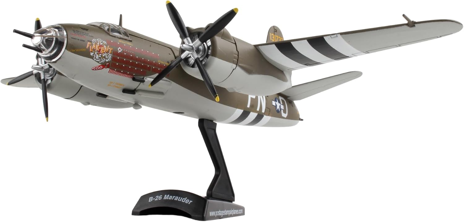 Daron Worldwide Trading B-29 Superfortress Enola Gay Vehicle (1:200 Scale), White