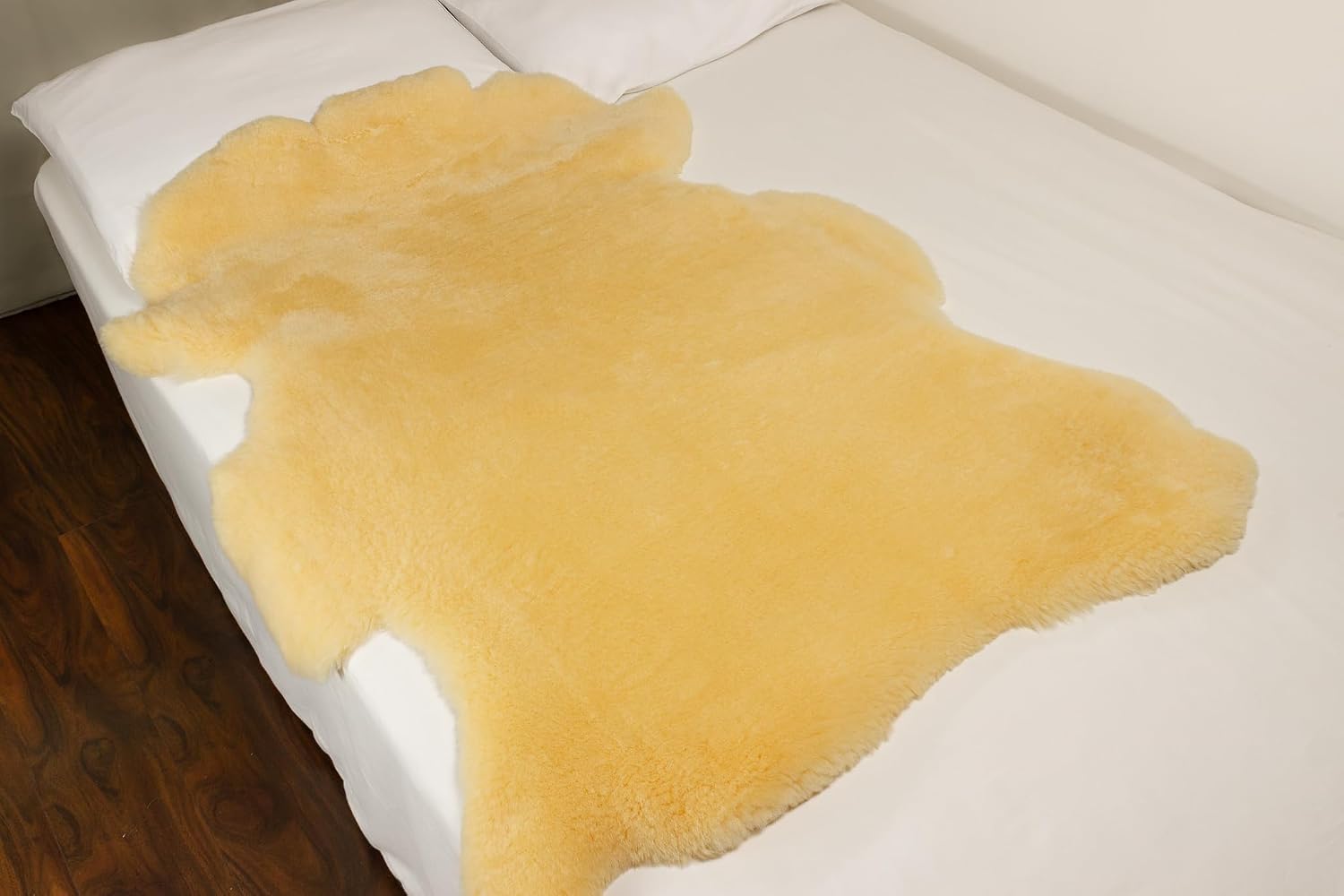 CleanSheep Large Medical Sheepskin, USA Made, Washable, Pressure Relief Natural Underlay for Bed