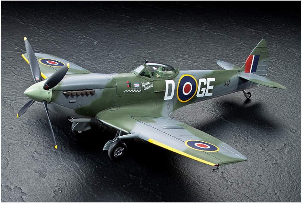 Supermarine Spitfire Mk.xvie - 1:32 Aircraft - Tamiya