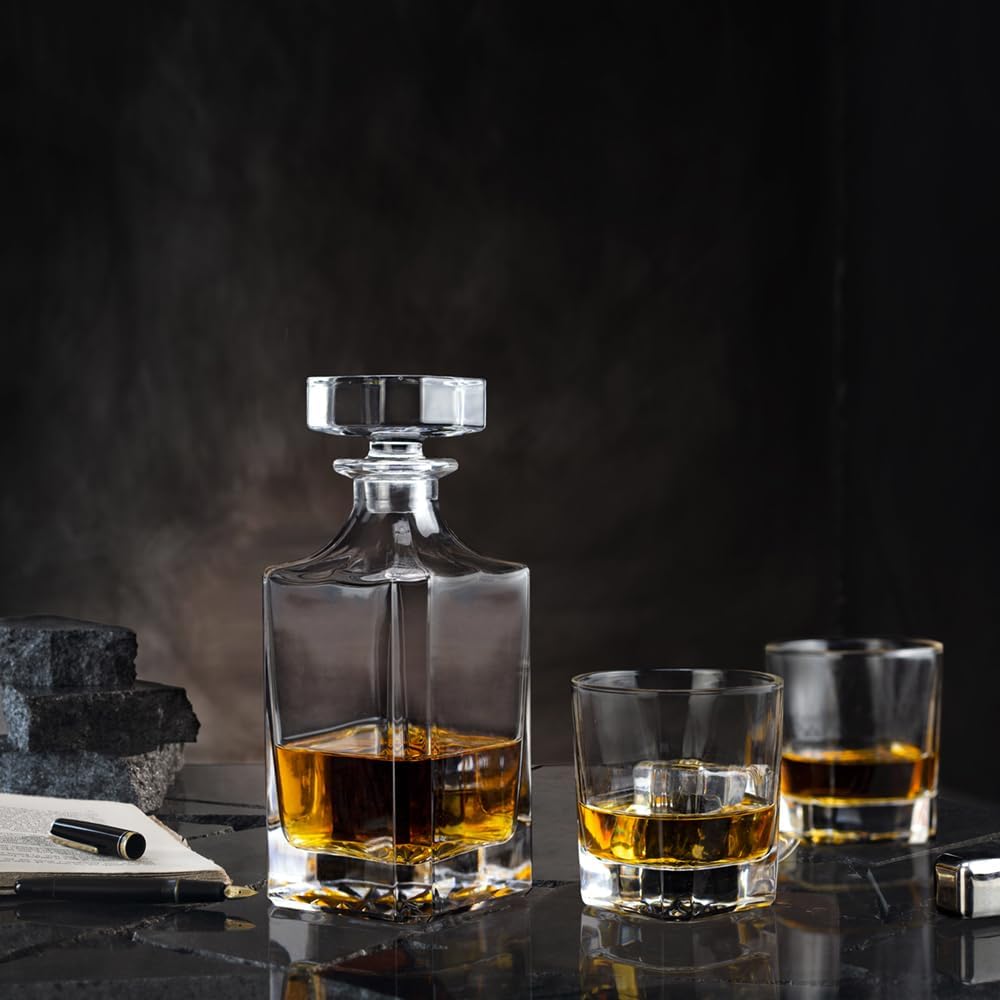 Square 25oz Whiskey Decanter with Glass Stopper