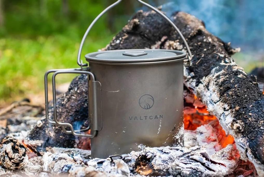 Valtcan 900ml Titanium Pot Boil Cook & Drink From One Pot, 134g Ultralight, Thicker Gauge Grade 1 Ti, Aligned Bail Handle, Lid with Steam Holes