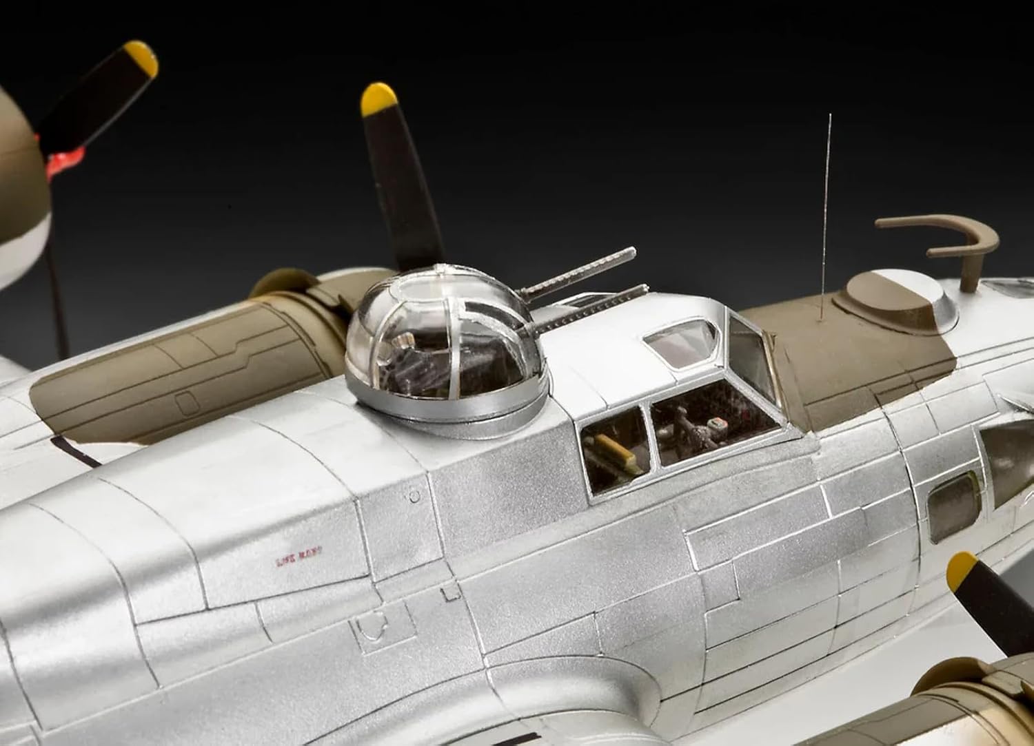 Revell of Germany 04283 B-17G Flying Fortress