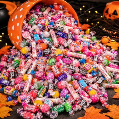 Fun Express Bulk Candy Variety Pack 30 lb, Approx 3000 Pieces | Individually Wrapped Assorted Candy, Halloween Trick Or Treat, Party Favors