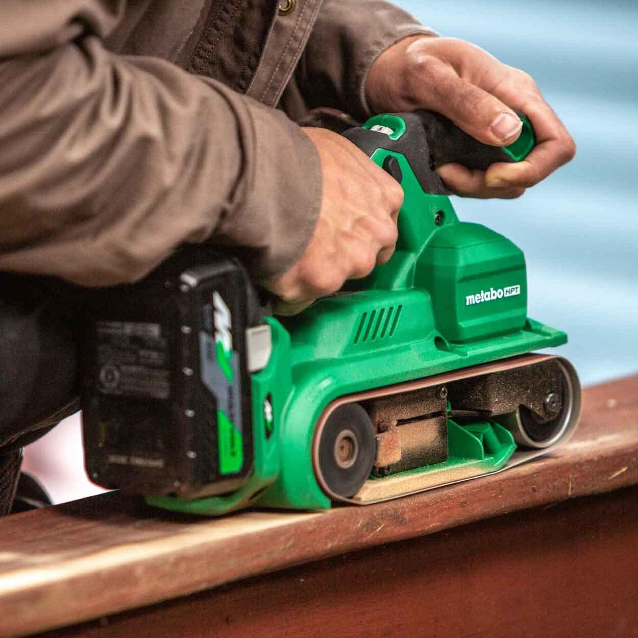 Metabo HPT Belt Sander | 3 x 21 Inch | For Woodworking | Variable Speed | 9.0 Amp Motor | Soft Grip | 5-Year Warranty | SB8V2