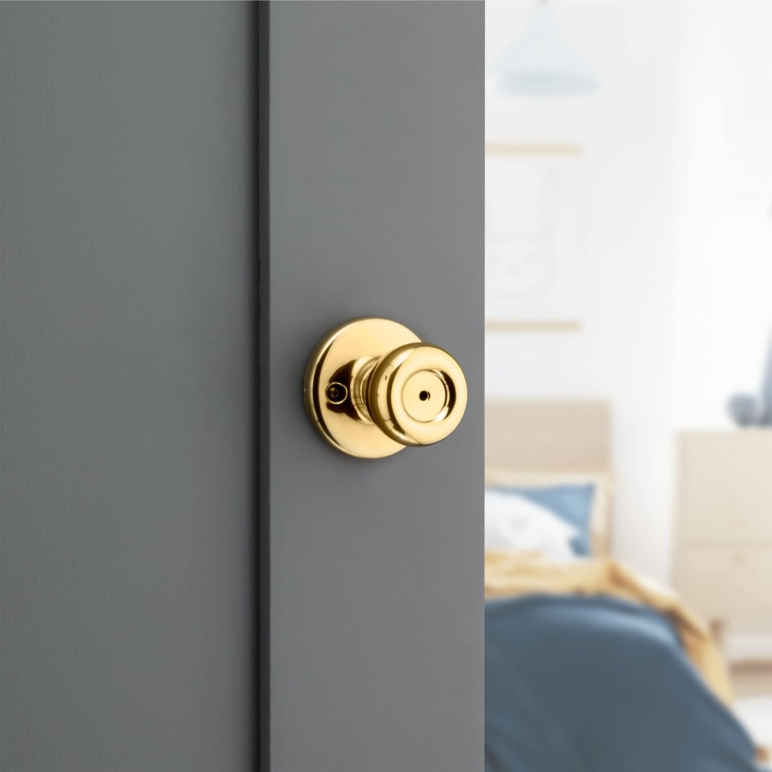 Kwikset Tylo Interior Privacy Door Knob with Lock, Door Handle For Bathroom and Bedroom, Polished Brass Keyless Turn Lock Doorknob, 1 Count (Pack of 1)