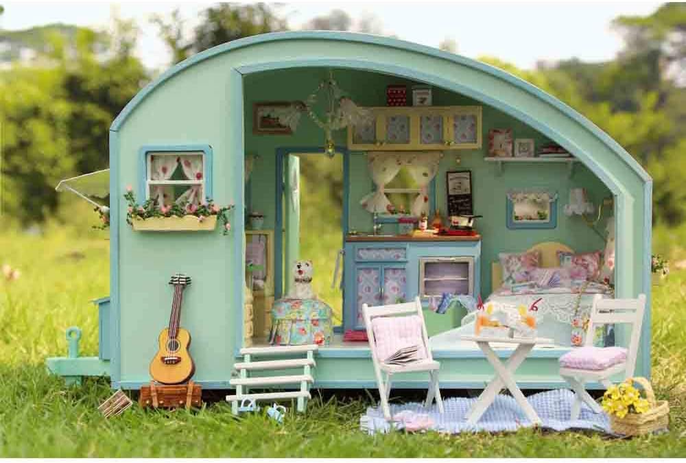 MAGQOO Wooden Dollhouse Miniature with Furniture DIY Dollhouse Kit DIY House Kit Tiny House Kit with Voice Control and Music Movement 1:18 Scale Creative Room Idea(Time Travel)