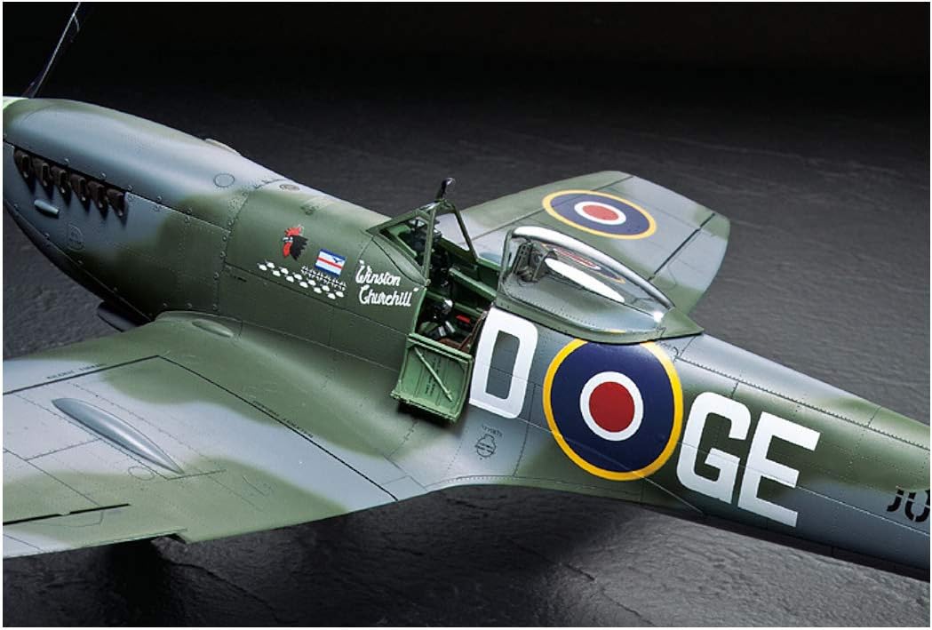 Supermarine Spitfire Mk.xvie - 1:32 Aircraft - Tamiya