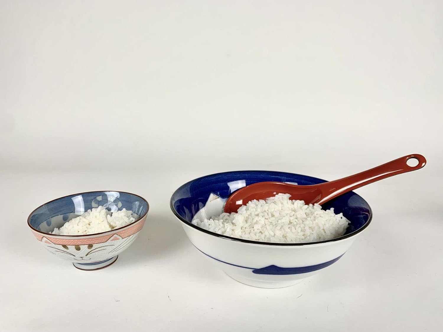JapanBargain Set of 2 Japanese Porcelain Bowls, Large 7.5 Inch Ramen Udon Noodle Rice Soup Pho Poke Cereal Bowl, Maneki Neko Smiling Lucky Cat Pattern