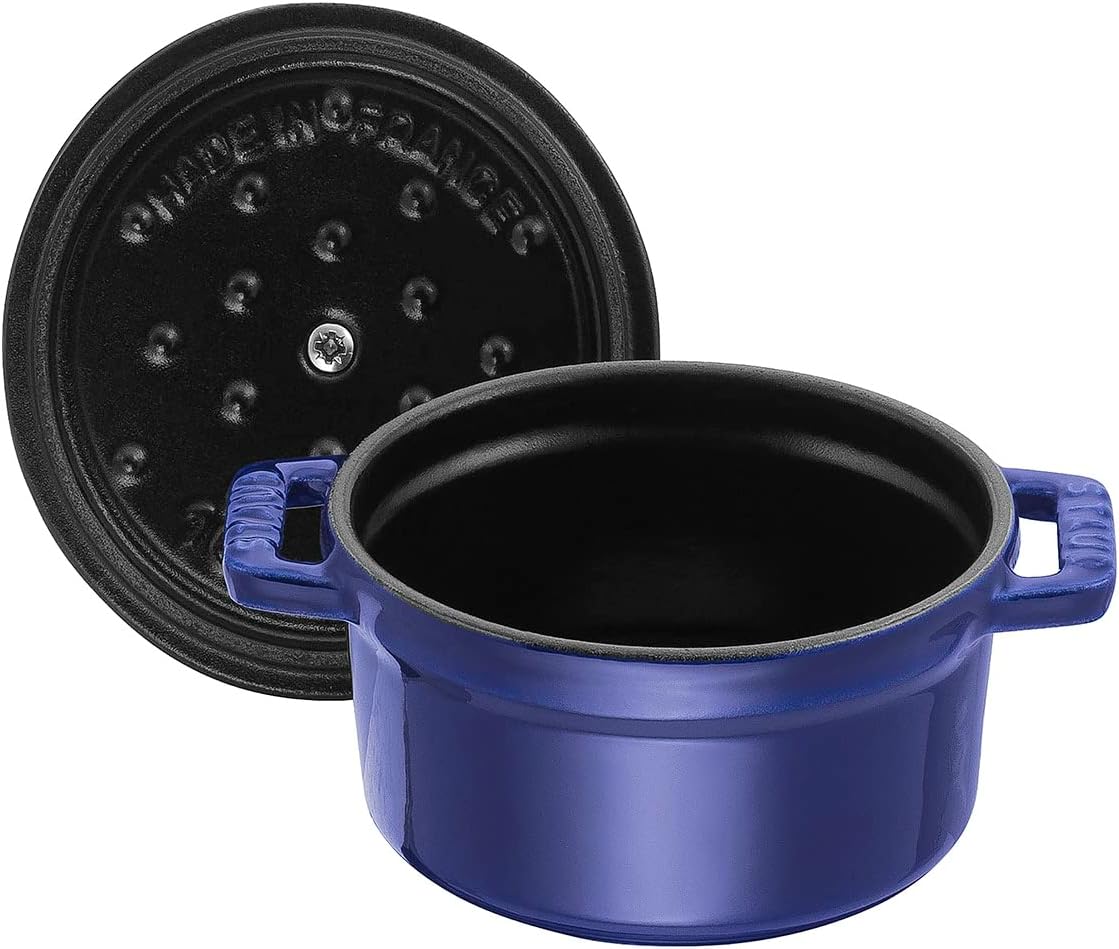 Staub Round Cocotte - 5.5Qt - Grenadine