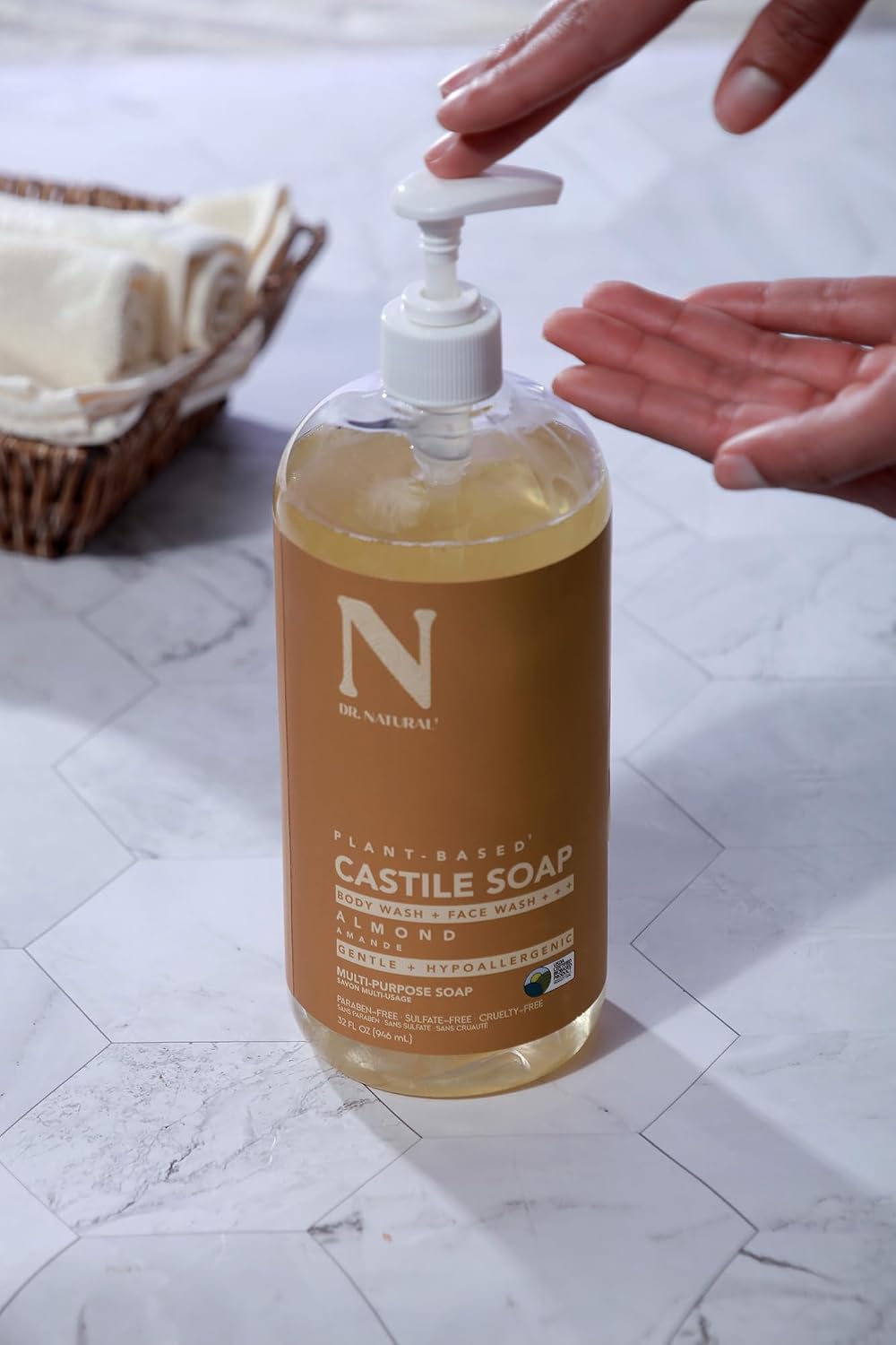 Dr. Natural Castile Liquid Soap - Multi-Use Body Wash, Shampoo and Face Wash - Hydrating Body Soap for Skin, Hair, Pets and Home - Eucalyptus - 32 oz