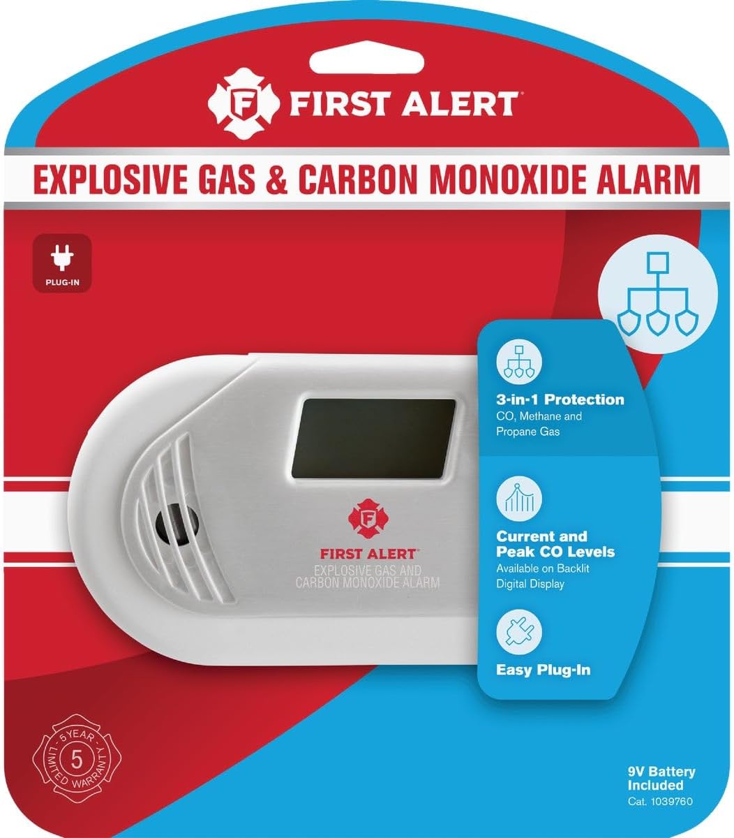 First Alert Plug in Combination Explosive Gas & Carbon Monoxide Alarm | GCO1CN With Digital Display and 9V Battery Backup
