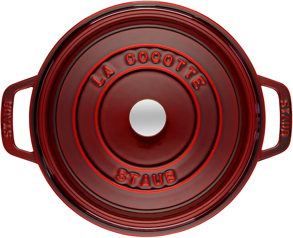 Staub Round Cocotte - 5.5Qt - Grenadine