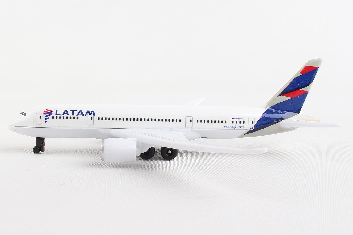 Daron Toy Airplane RT9904 – Emirates A380 – Die-Cast Metal Model Airplane Toy with Plastic Parts for Kids Ages 3+