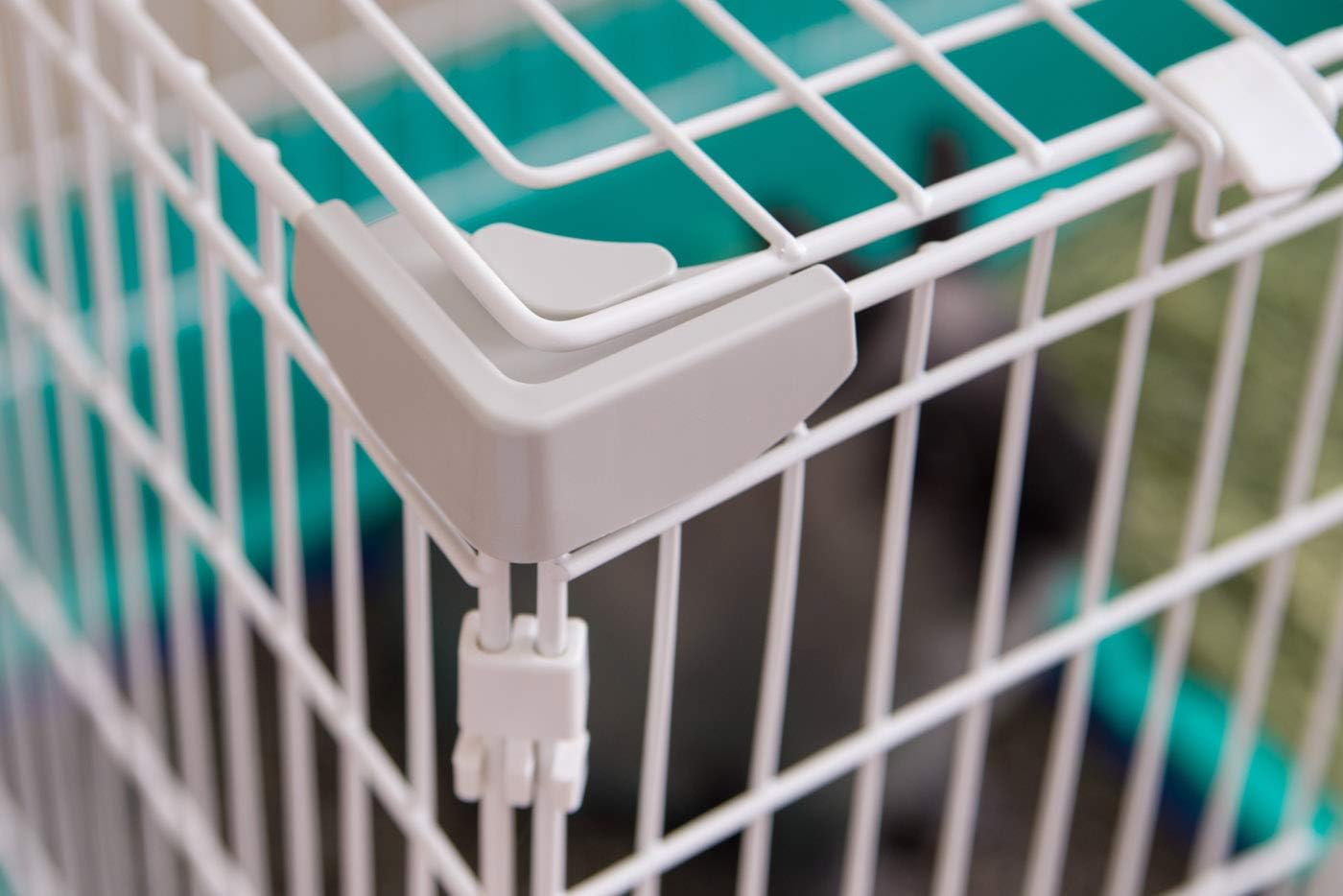 IRIS USA Large Portable Wire Rabbit Cage with Top Access and Two Tray Division