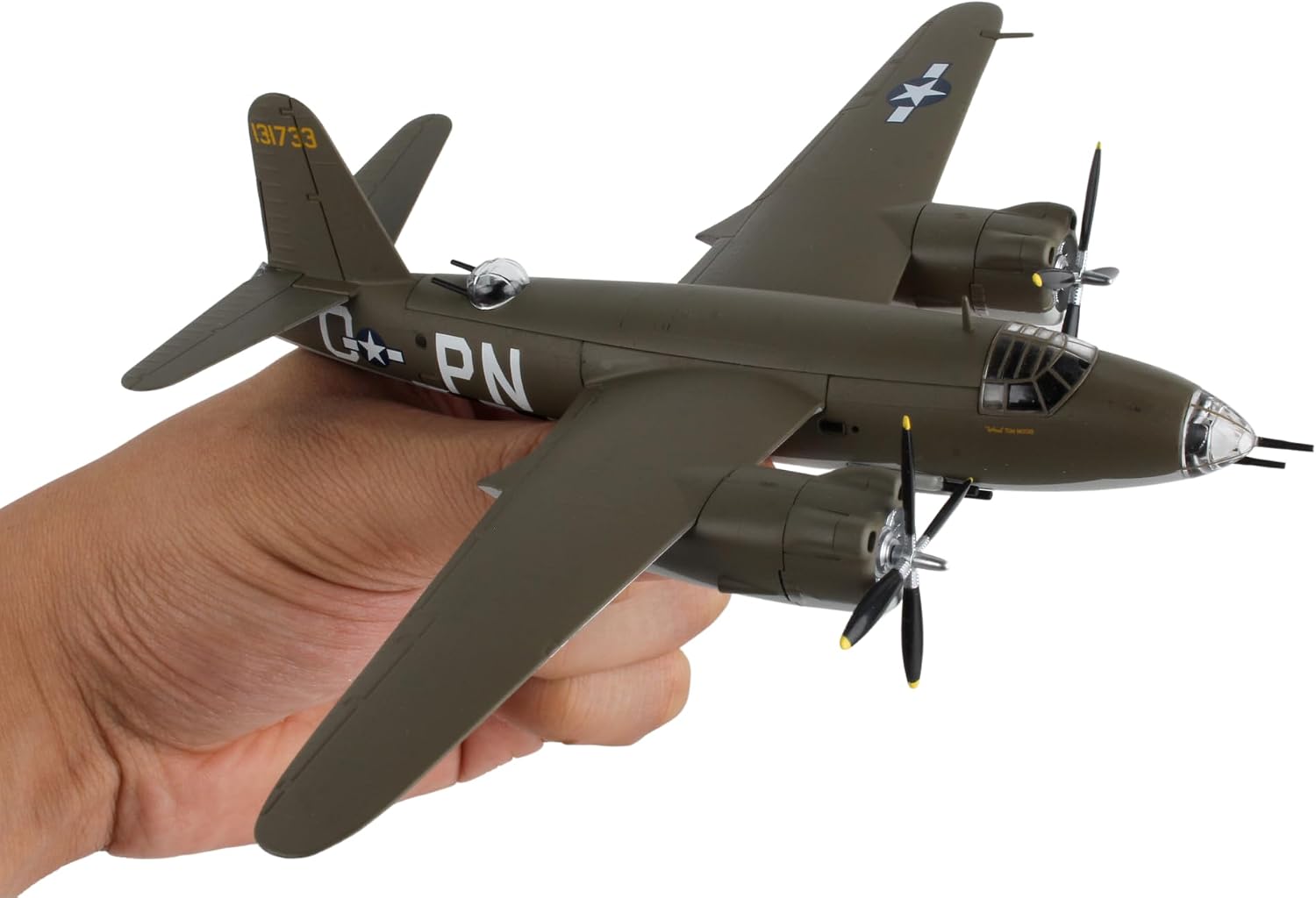 Daron Worldwide Trading B-29 Superfortress Enola Gay Vehicle (1:200 Scale), White