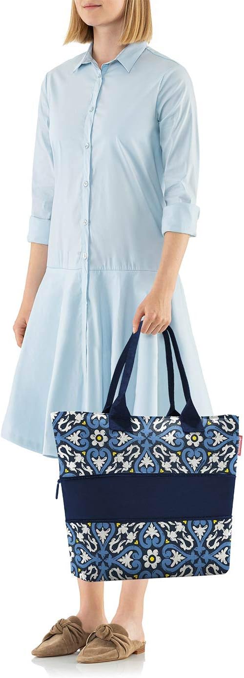 reisenthel shopper e1 - Large capacity and expandable bag made of water repellent and recycled polyester fabric