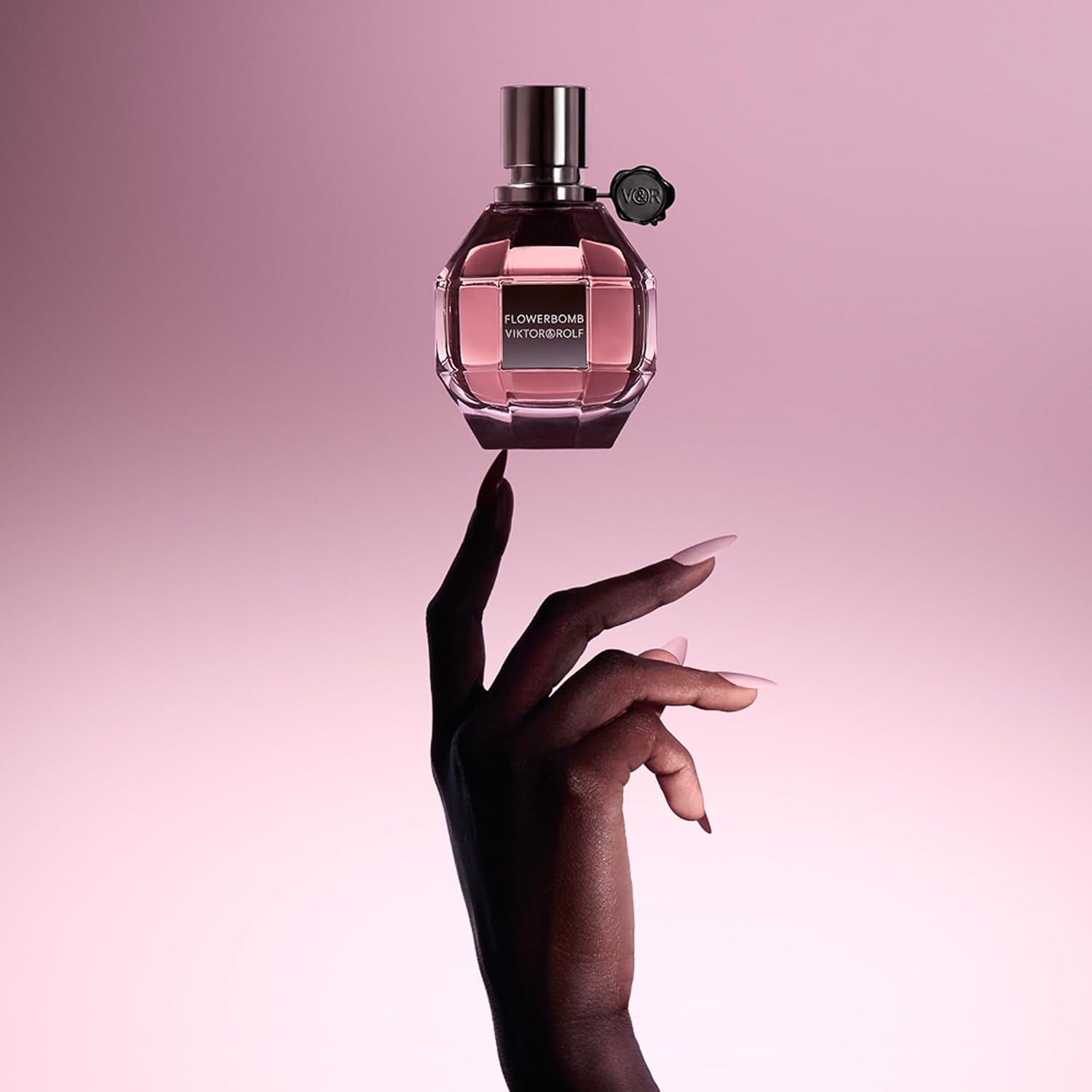 Viktor&Rolf Flowerbomb Eau de Parfum - Warm Floral Perfume for Women | Fragrance with Peony, Rose & Freesia - Long Lasting Scent - Iconic Womens Perfect for Everyday Wear