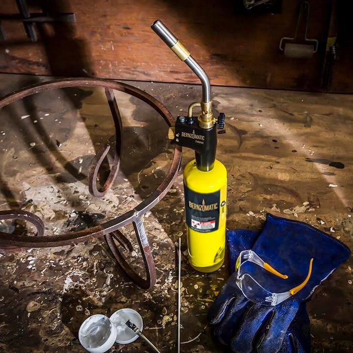 Bernzomatic BZ8250HT Reach Hose Torch, Trigger-Start Hose Torch with Included Holster For Fuel Canister, Red (8250 Reach Torch)