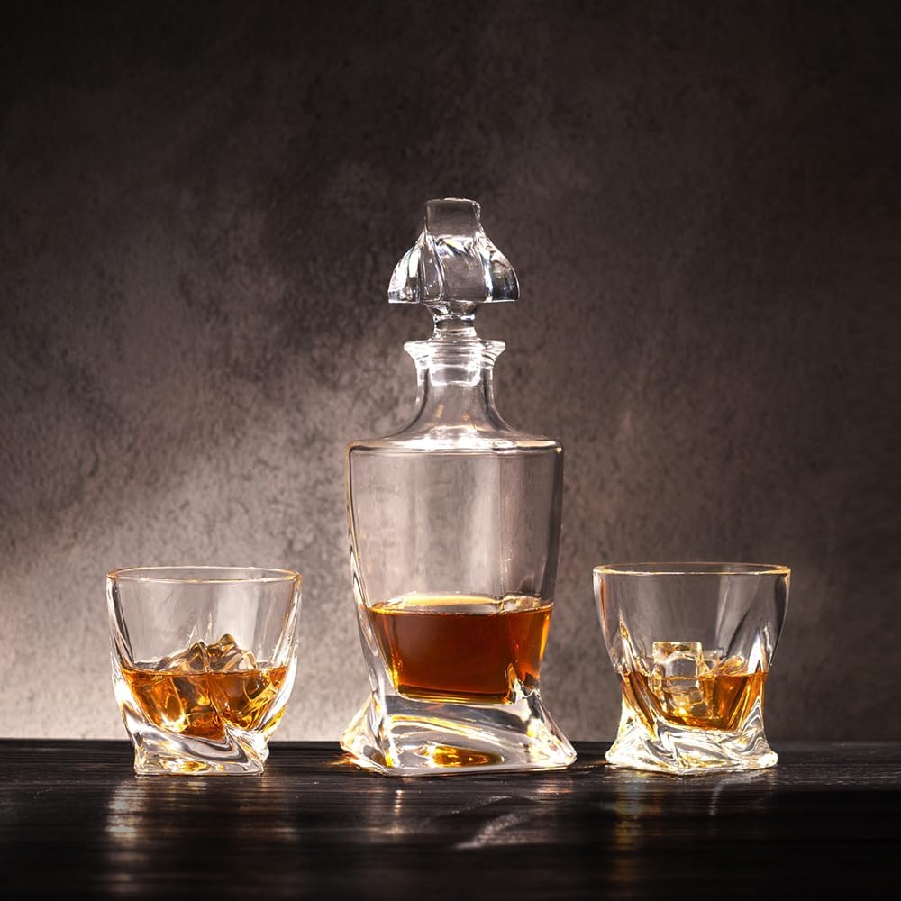 Square 25oz Whiskey Decanter with Glass Stopper