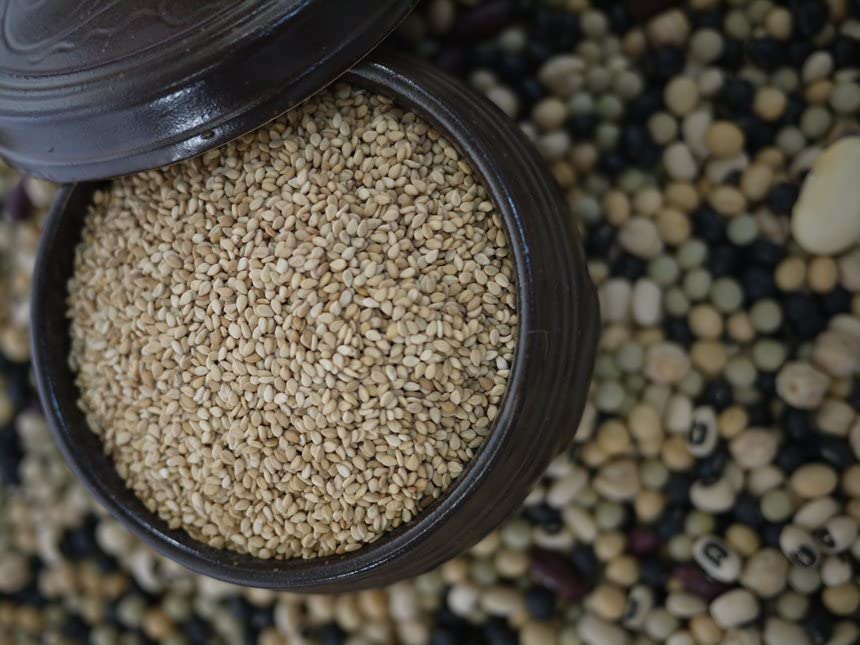 McCabe Organic Natural Sesame Seed - Organic Raw Sesame Seeds 1.5lbs | Rich with Fiber & Minerals | USDA and CCOF Certified | Packed in USA